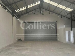 Flex in Marseille for lease Interior Photo- Image 2 of 6