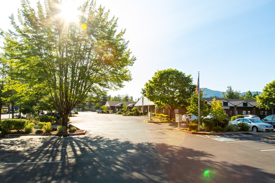 1505 NW Gilman Blvd, Issaquah, WA for lease - Building Photo - Image 3 of 3