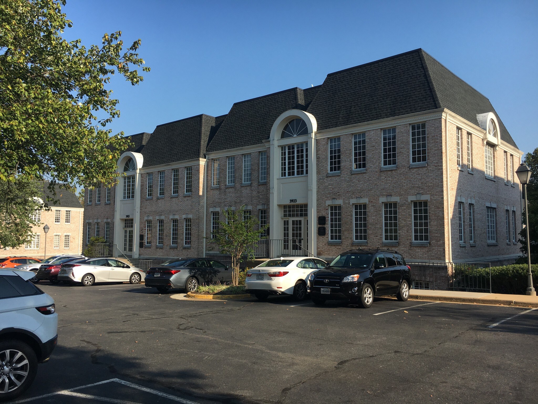 3923 Old Lee Hwy, Fairfax, VA 22030