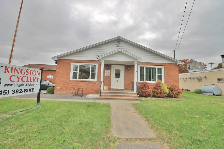 985 Morton Blvd, Kingston, NY for sale - Building Photo - Image 1 of 1