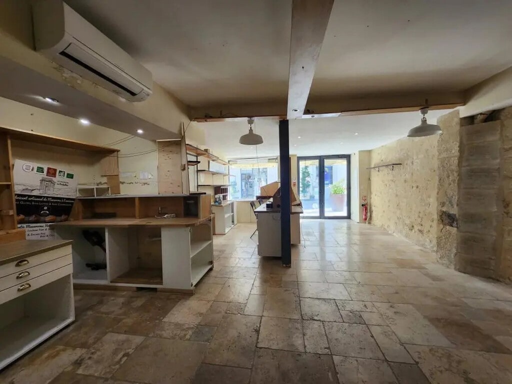 Vente Commerce 180 m² - Photo 1