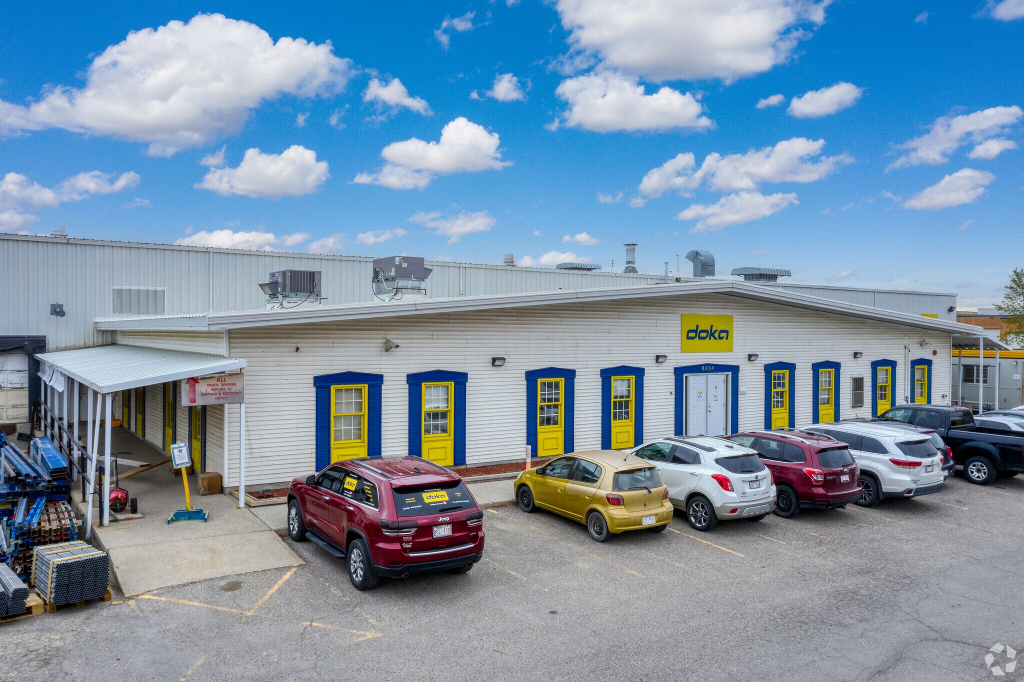 5404 36th St SE, Calgary, AB for sale Primary Photo- Image 1 of 1