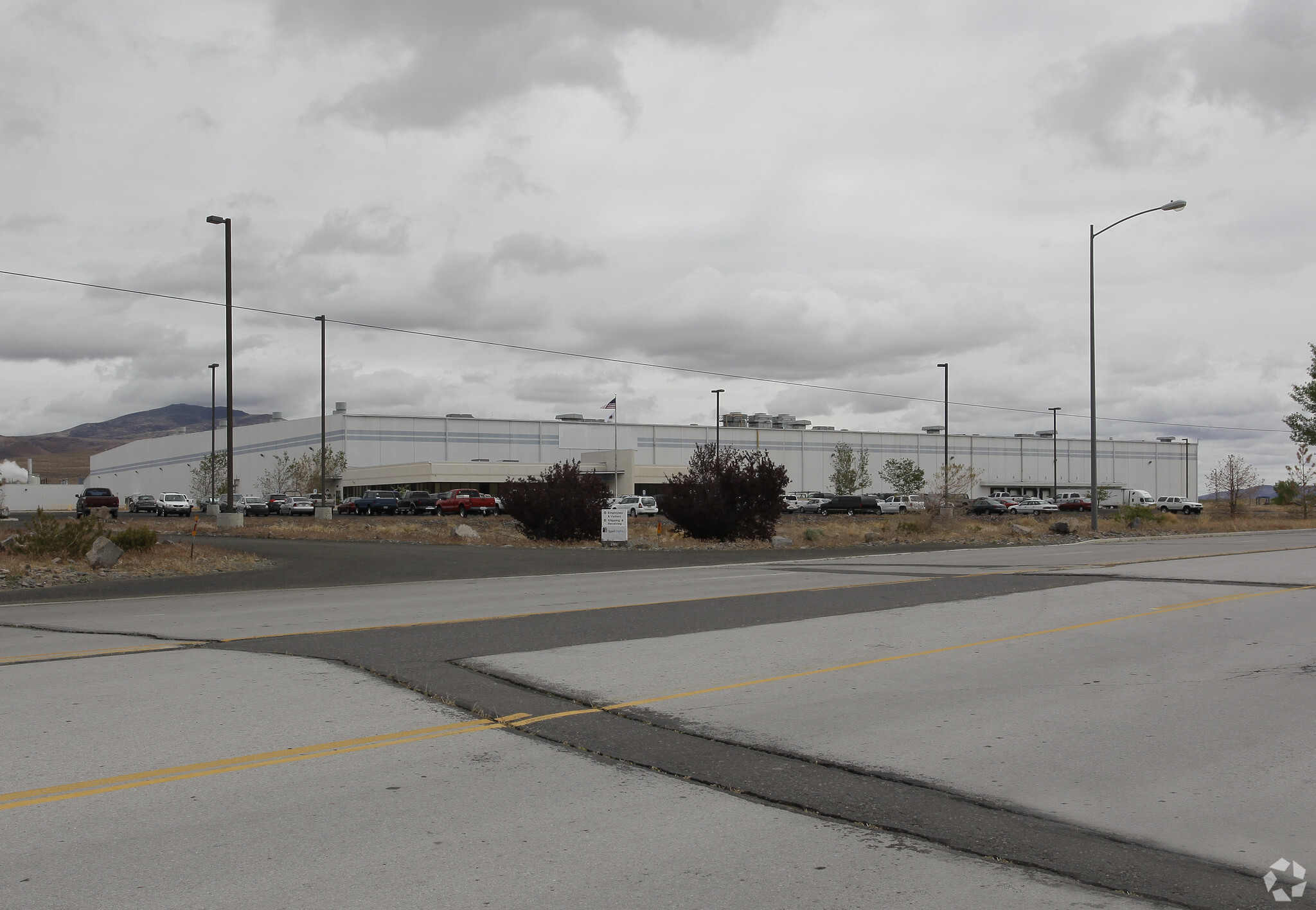 2200 E Newlands Dr, Fernley, NV for lease Primary Photo- Image 1 of 6