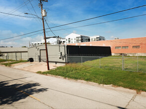 2012 Center St, Houston, TX for lease Building Photo- Image 2 of 6