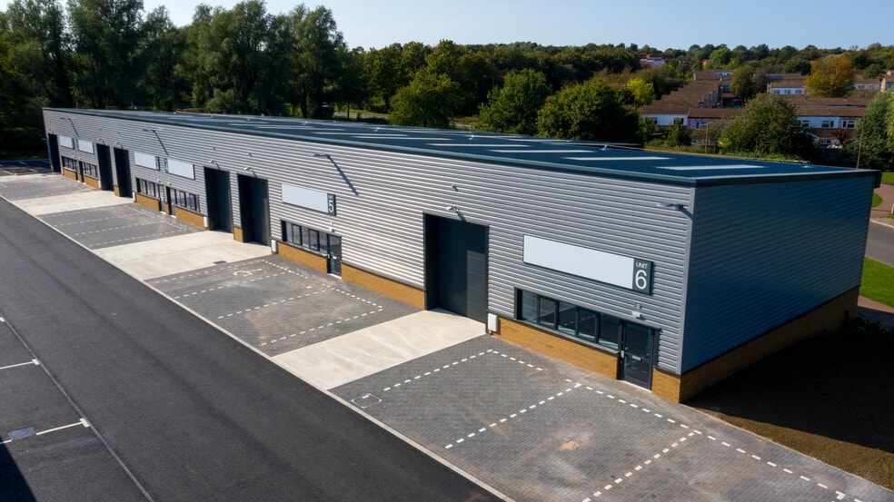 Stacey Bushes, Milton Keynes for lease - Building Photo - Image 3 of 5