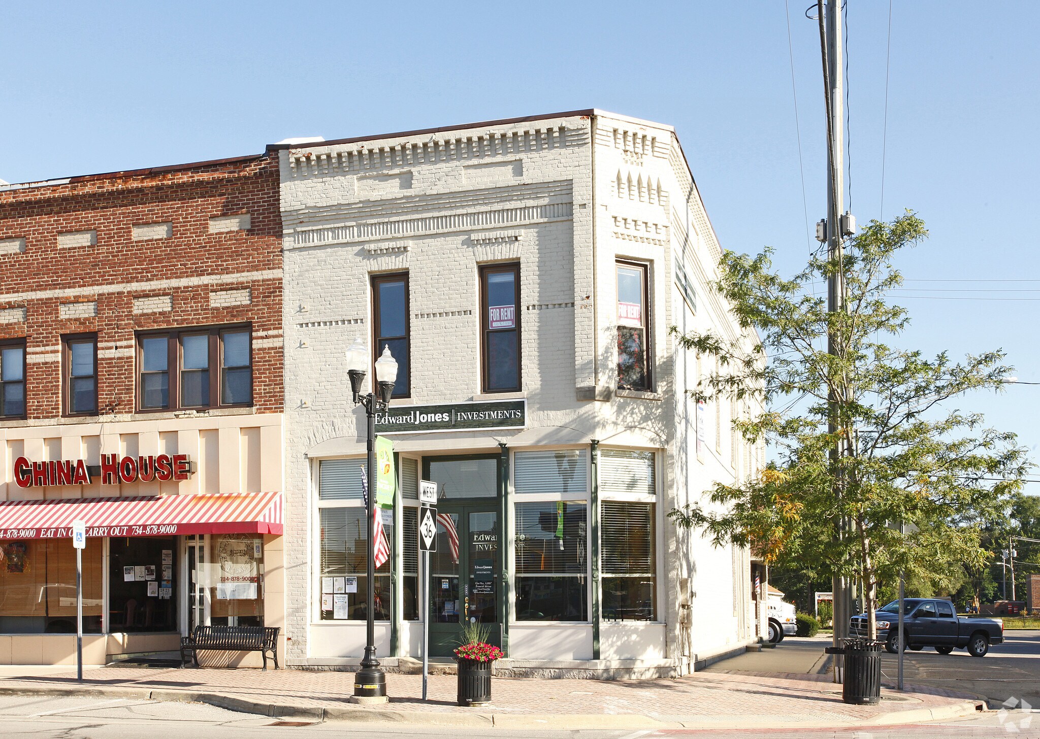 102 W Main St, Pinckney, MI for sale Primary Photo- Image 1 of 1