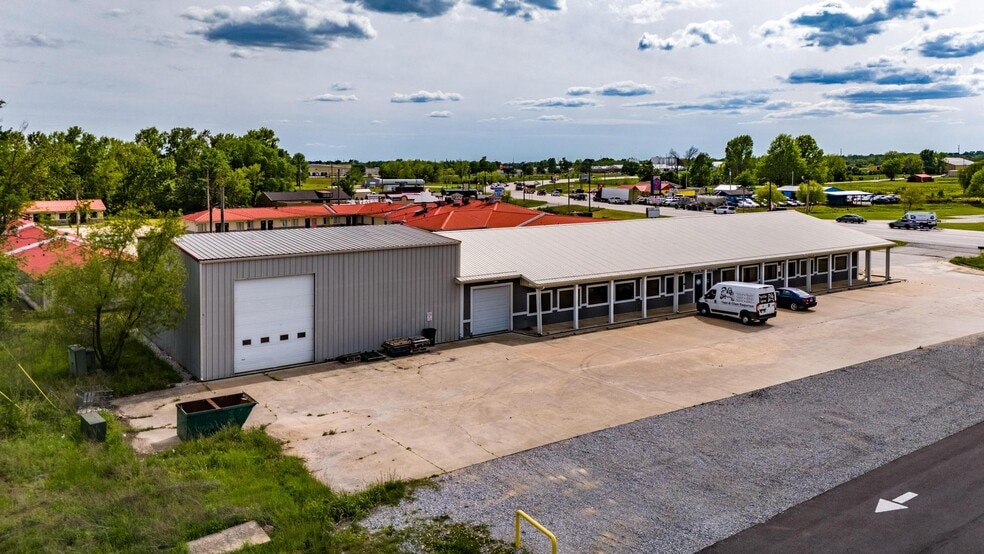 1971 E US 412 Hwy, Siloam Springs, AR for lease - Building Photo - Image 2 of 25