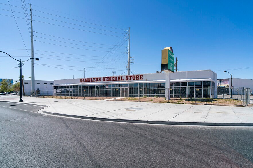 800 S Main St, Las Vegas, NV for sale - Building Photo - Image 3 of 9