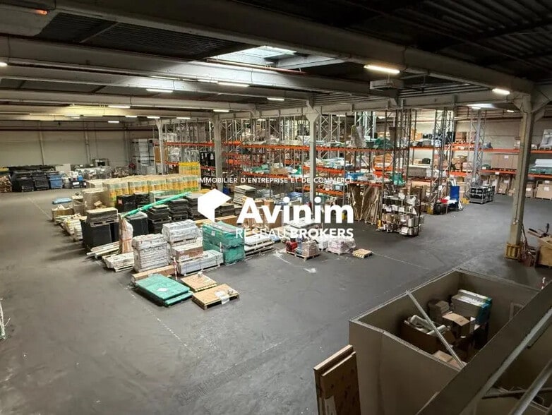 Industrial in Villejust for lease - Building Photo - Image 3 of 3