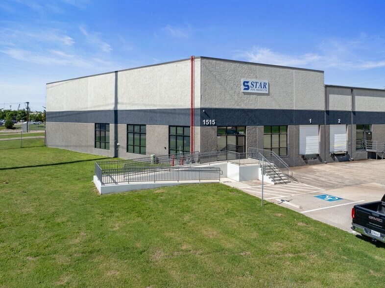 1515 Monetary Ln, Carrollton, TX for sale - Primary Photo - Image 1 of 1