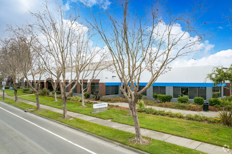 1010 Atlantic Ave, Alameda, CA for lease - Building Photo - Image 1 of 5