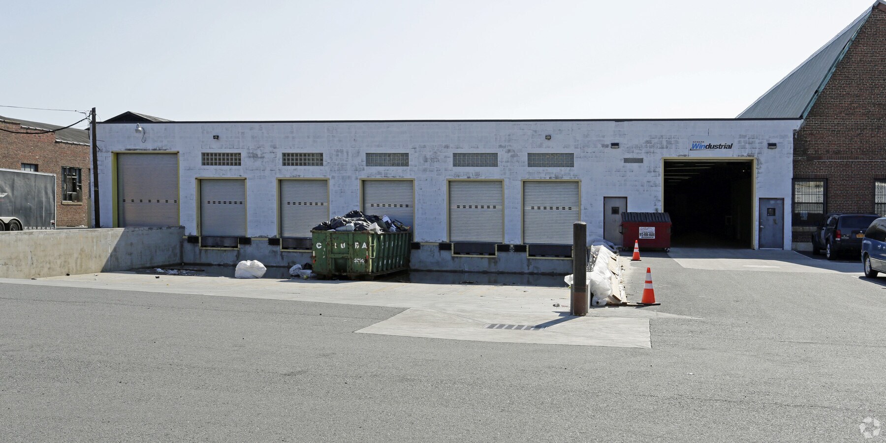 16 Herbert St, Newark, NJ 07105