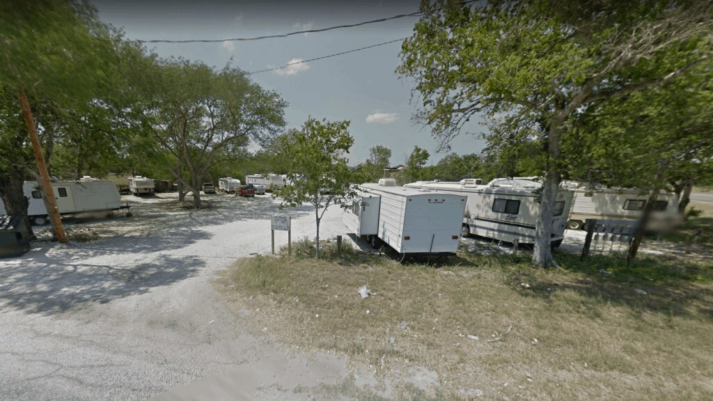 711 Helena Rd, Karnes City, TX for sale Primary Photo- Image 1 of 1