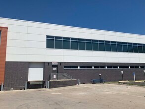 601 3rd St SE, Cedar Rapids, IA for lease Building Photo- Image 2 of 9