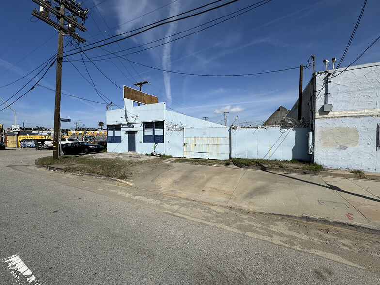 2301 E Anaheim St, Wilmington, CA for lease - Primary Photo - Image 1 of 4