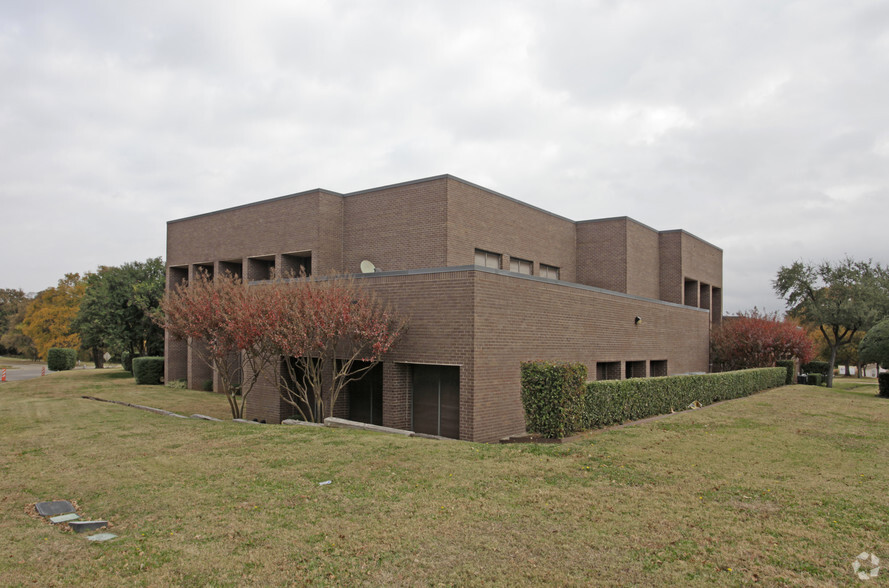 101 E Randol Mill Rd, Arlington, TX for lease - Building Photo - Image 3 of 49