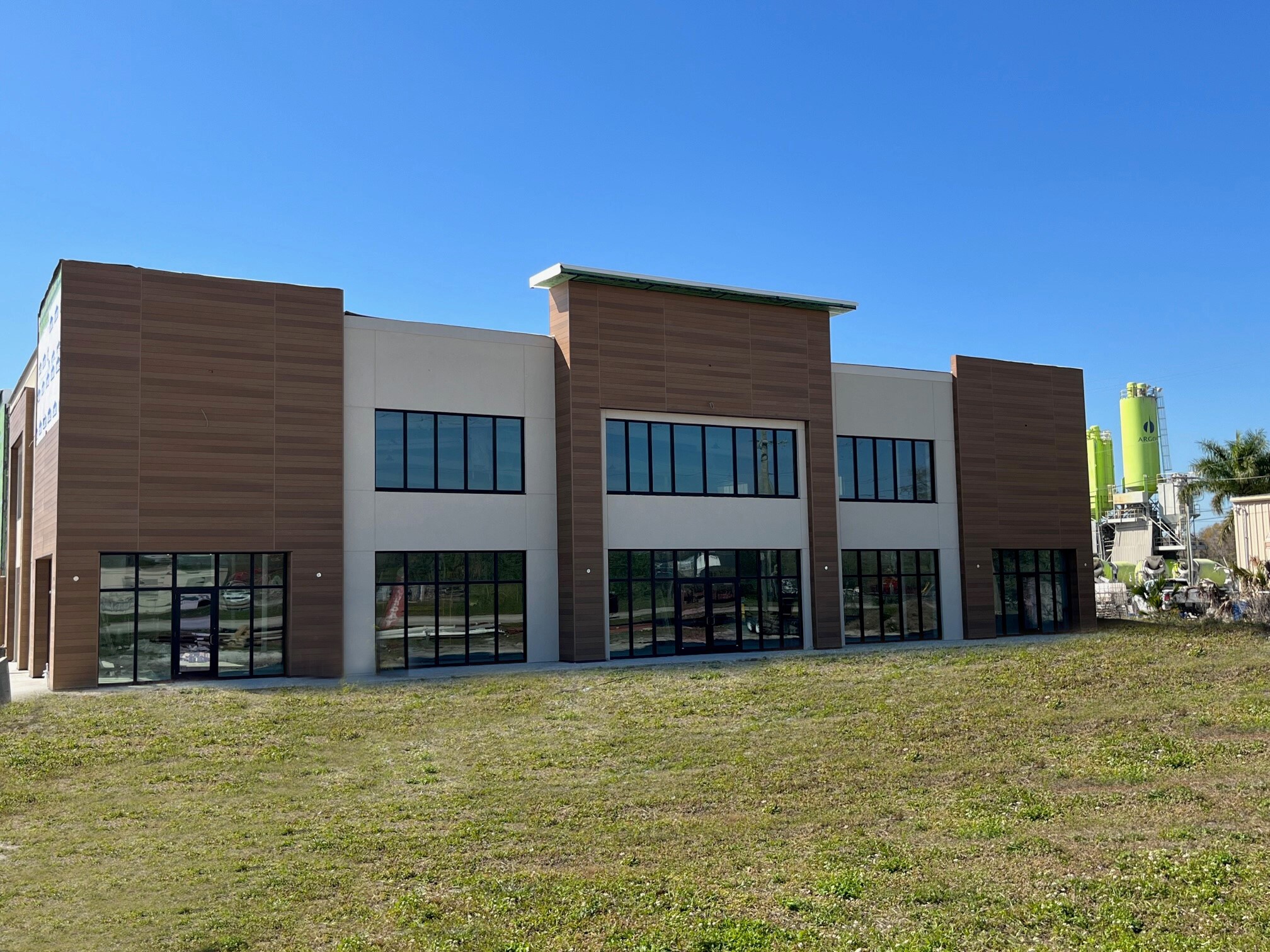 5820 W Linebaugh, Tampa, FL for sale Primary Photo- Image 1 of 1