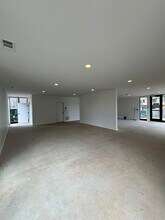 337 SE 3rd St, Bentonville, AR for lease Interior Photo- Image 2 of 5
