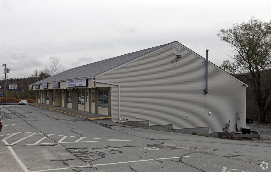 466 Putnam Pike, Greenville, RI for lease - Building Photo - Image 2 of 6