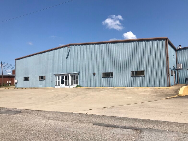 2005-2009 E Voorhees St, Danville, IL for lease - Building Photo - Image 2 of 5