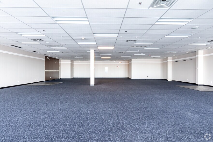 Interstate 88, North Aurora, IL for sale - Interior Photo - Image 1 of 1