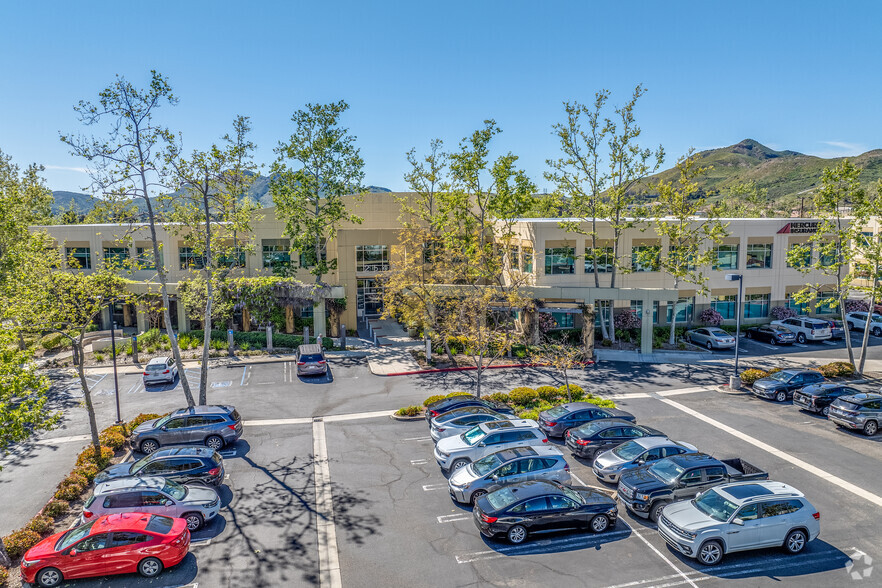 649 Lawrence Dr, Thousand Oaks, CA for lease - Primary Photo - Image 2 of 3