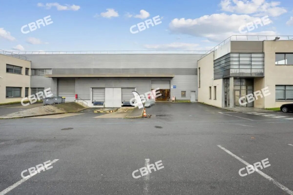 Office in Gennevilliers for lease Building Photo- Image 1 of 6