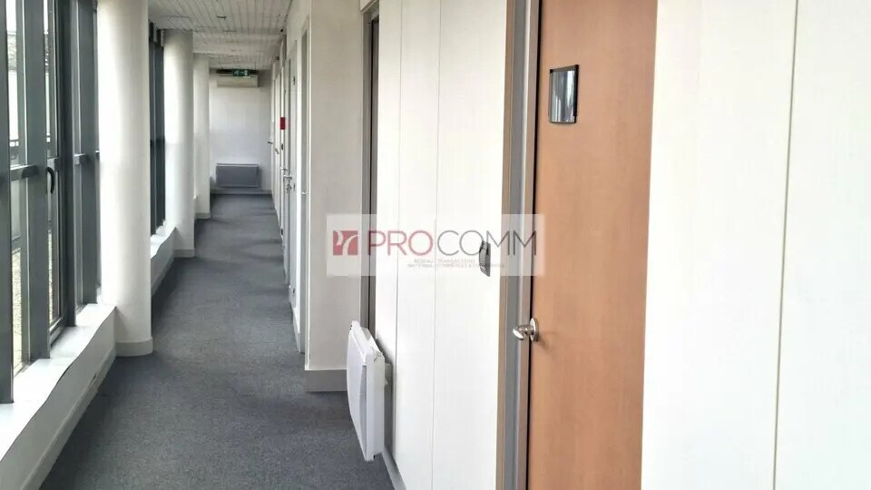 Office in Tours for lease - Interior Photo - Image 3 of 5