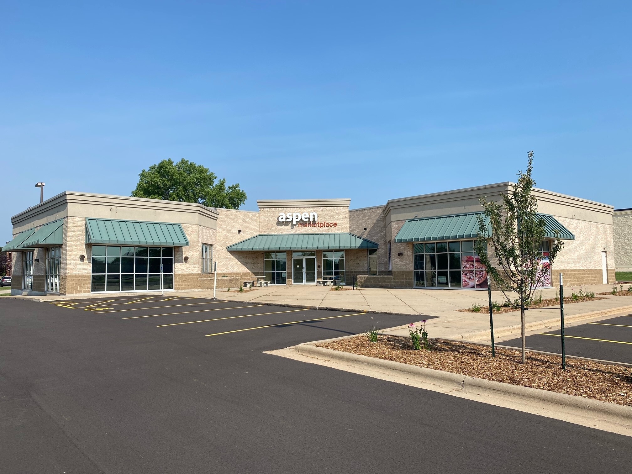 1110 Midway Rd, Menasha, WI 54952 - Multi-Tenant Retail Center for ...