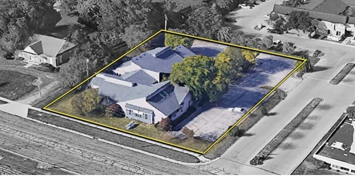 209 N Reynolds Rd, Toledo, OH for sale - Building Photo - Image 1 of 1