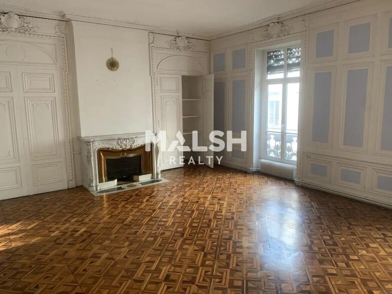 Office in Lyon for sale - Building Photo - Image 2 of 14