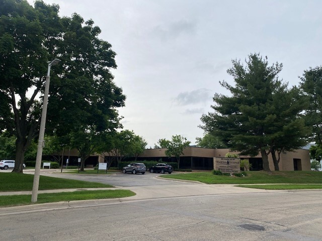 1696 Greenview Dr SW, Rochester, MN for sale - Building Photo - Image 1 of 34