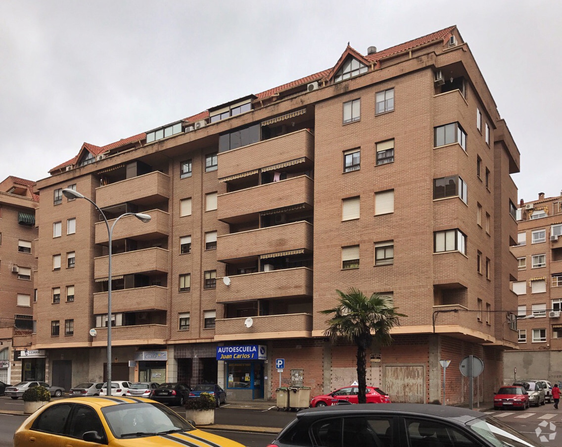 Avenida Juan Carlos i, 56, Talavera de la Reina, Toledo for sale Primary Photo- Image 1 of 3