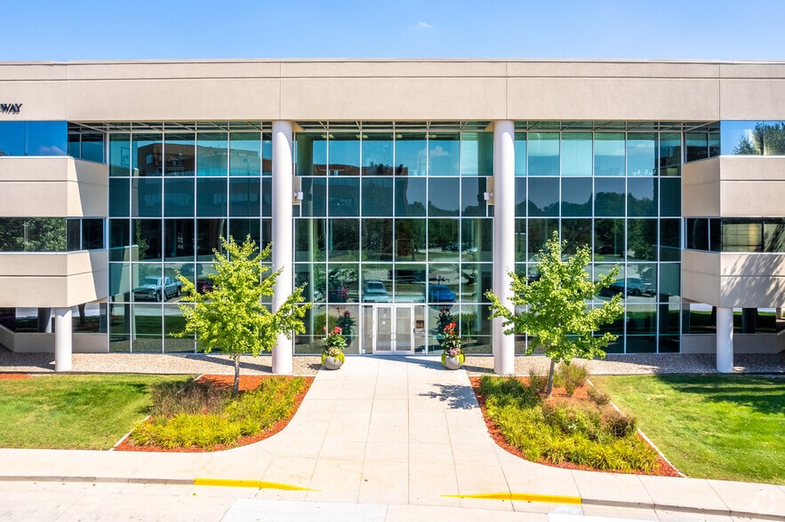 2600 Westown Pky, West Des Moines, IA for lease - Building Photo - Image 3 of 6