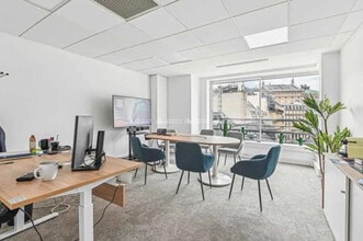 37 Rue De Caumartin, Paris for lease Interior Photo- Image 1 of 5