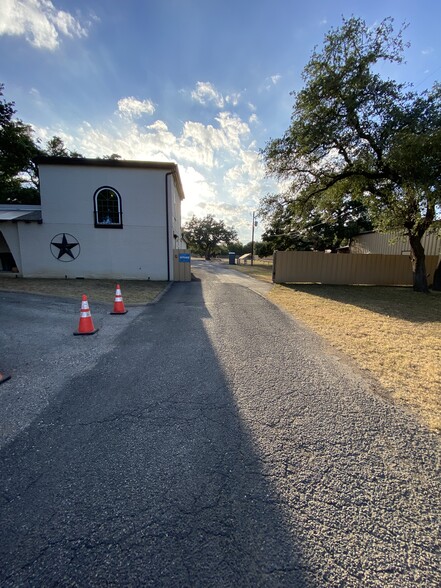 5020 Airport Rd, Georgetown, TX for sale - Building Photo - Image 3 of 23