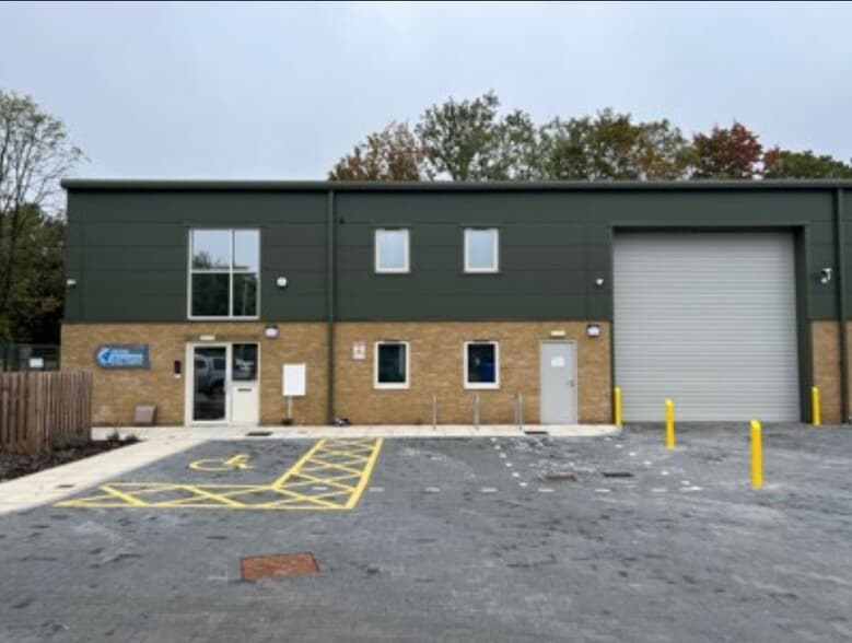 Hawthorn Close, Hartwell for lease - Building Photo - Image 1 of 1