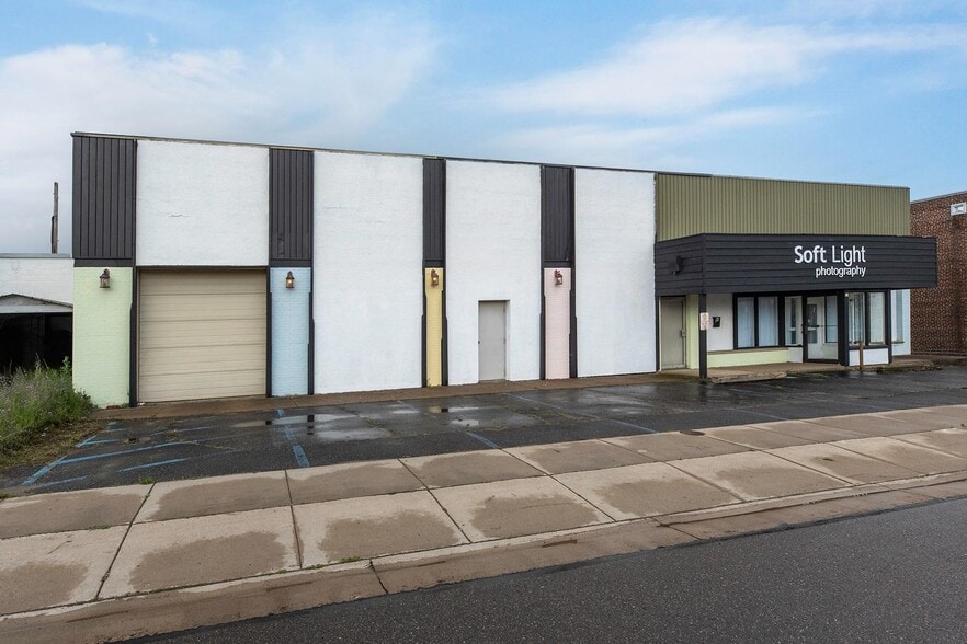 33 W King St, Rhinelander, WI for sale - Building Photo - Image 3 of 16