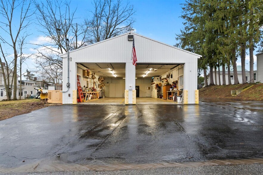 51 Ferry St, Schuylerville, NY 12871