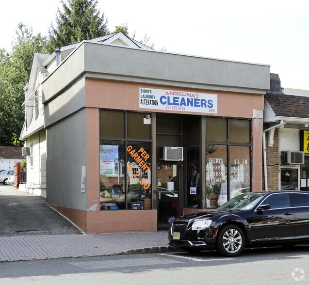 68 W Main St, Bogota, NJ for sale - Primary Photo - Image 1 of 1