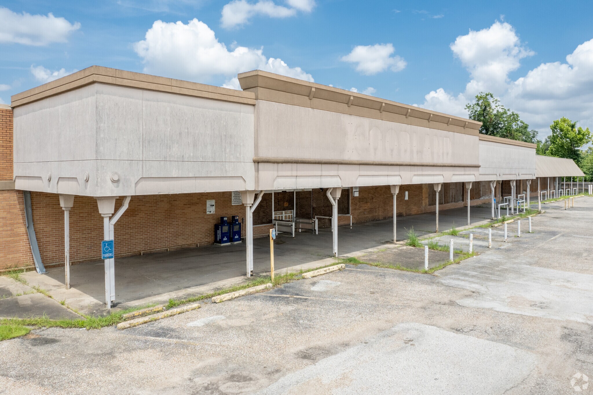 9001 Jensen Dr, Houston, TX 77093