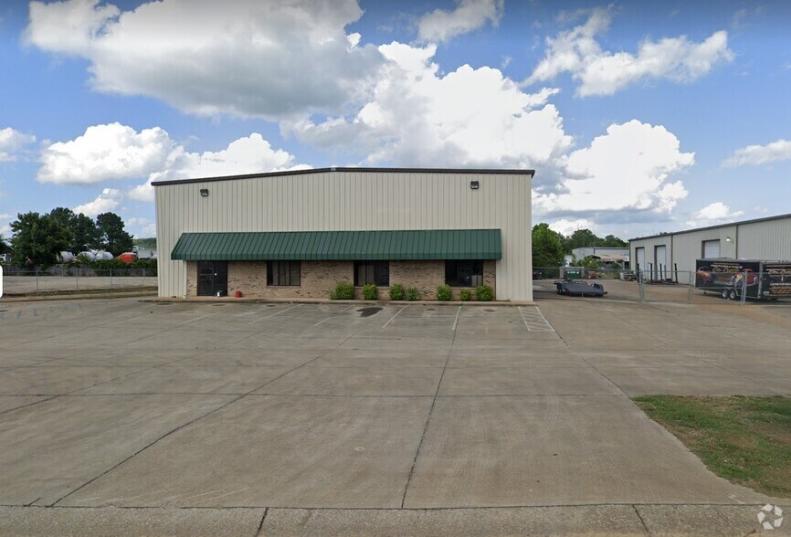 71 Longview Cir, Alabaster, AL for sale - Primary Photo - Image 1 of 1