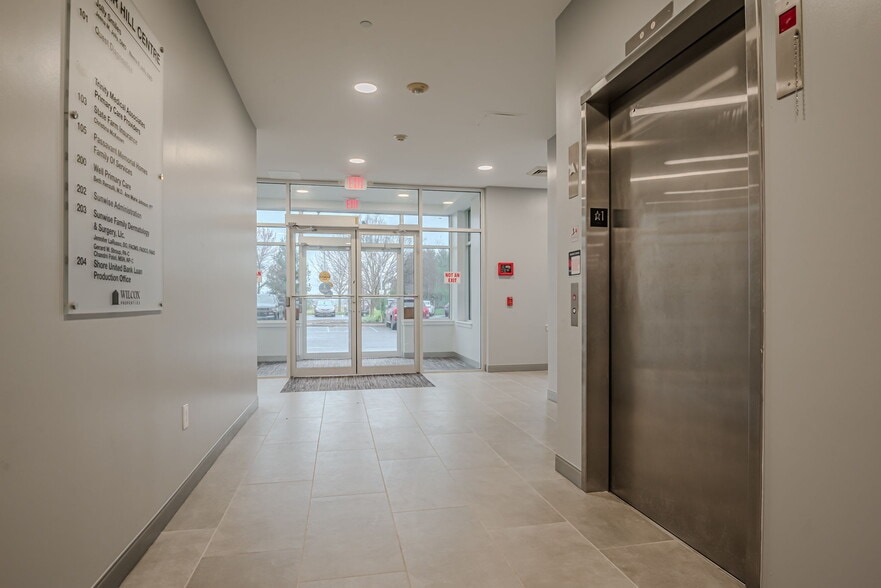 102 Sleepy Hollow Dr, Middletown, DE for lease - Interior Photo - Image 2 of 21