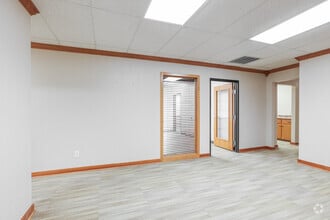3000 S Berry Rd, Norman, OK for sale Interior Photo- Image 1 of 12