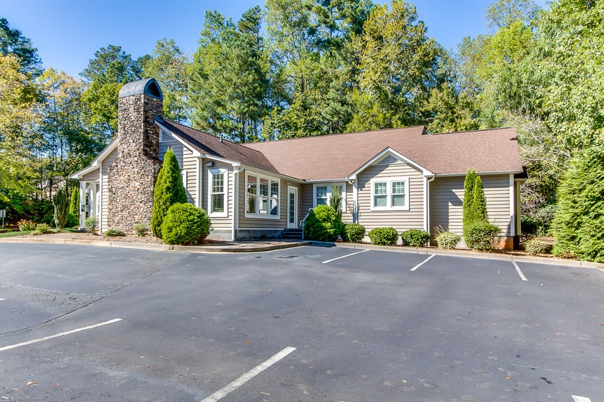 135 Professional Park Dr, Seneca, SC for lease - Building Photo - Image 3 of 45