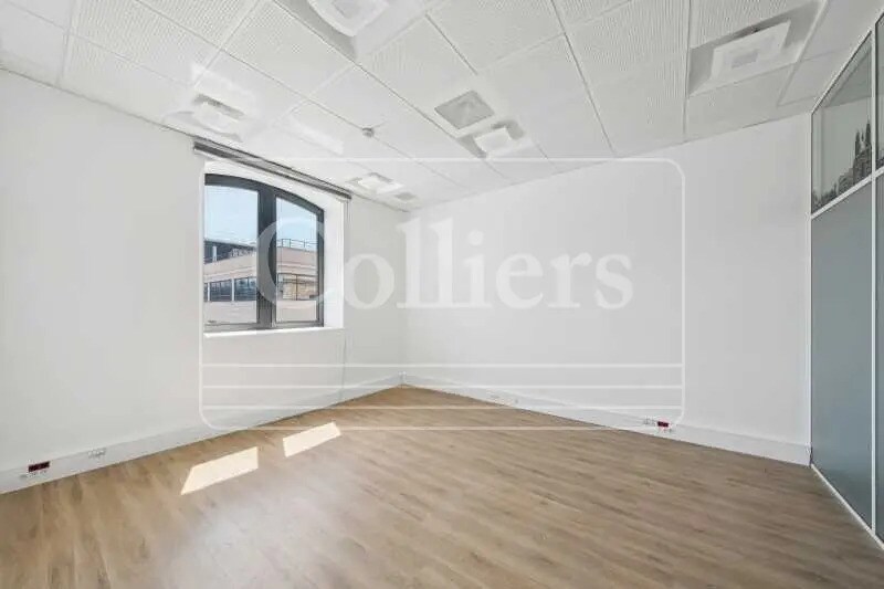 Office in Marseille for lease - Interior Photo - Image 3 of 6