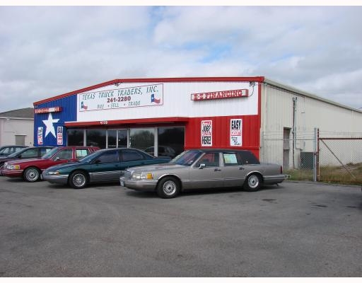 9758 Leopard, Corpus Christi, TX for sale - Building Photo - Image 1 of 4