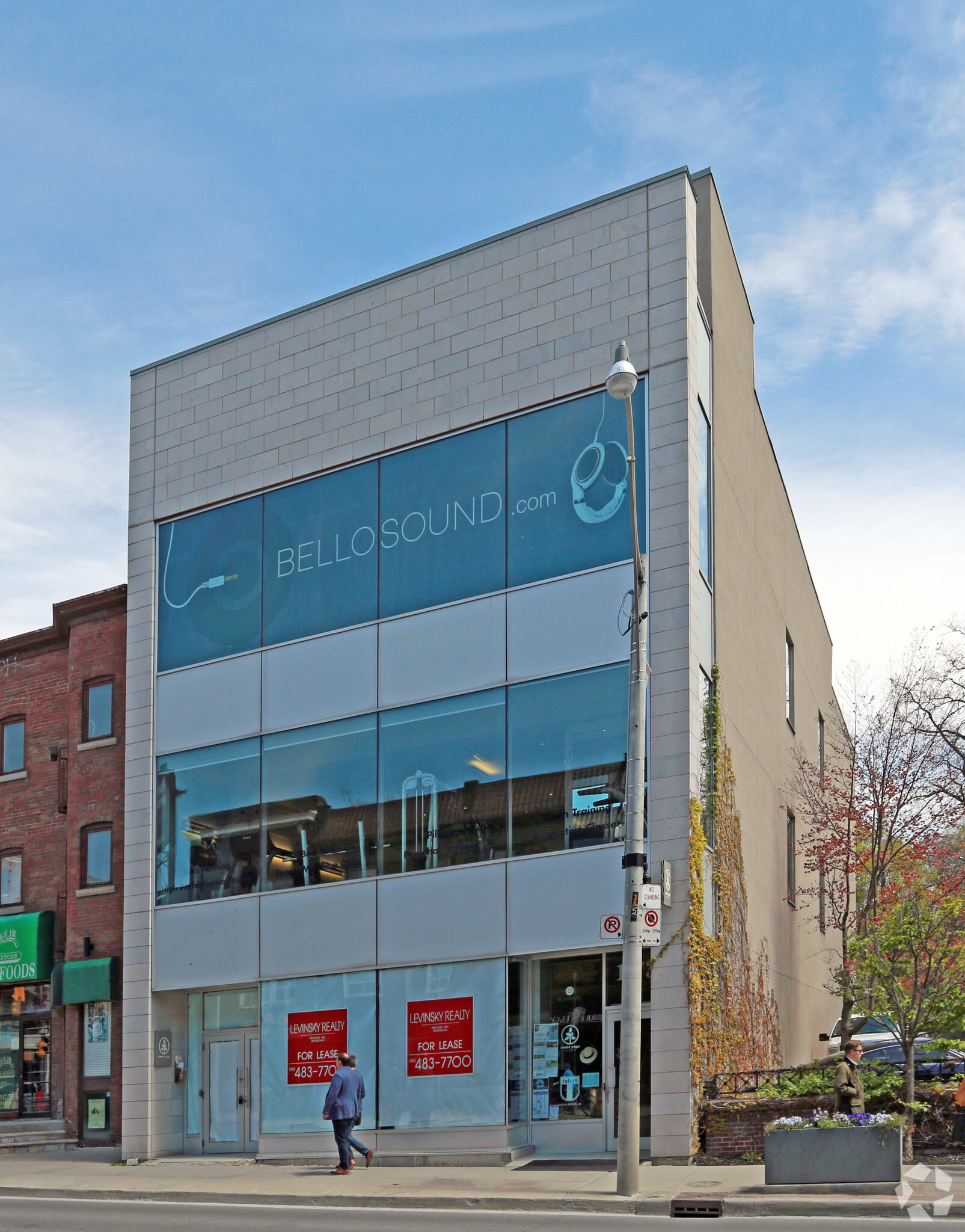 1071-1073 Yonge St, Toronto, ON for lease Primary Photo- Image 1 of 3