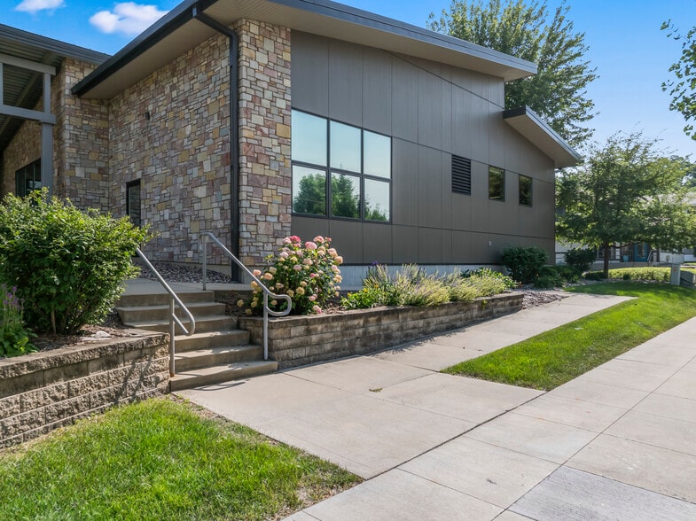 2200 2nd St SW, Rochester, MN for sale - Building Photo - Image 3 of 33