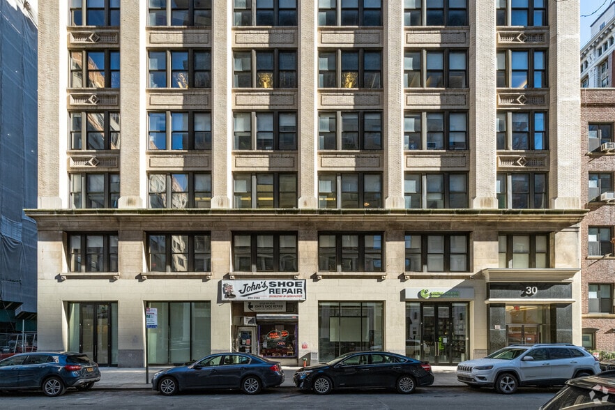 30-34 Irving Pl, New York, NY for lease - Building Photo - Image 2 of 31